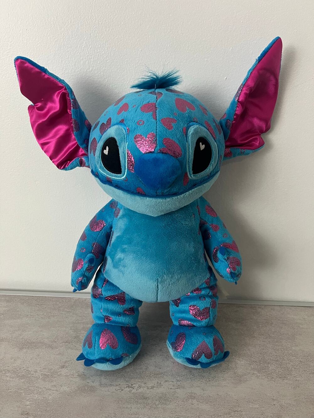 Disney Stitch Build a Bear Lots of Love Exclusive Valentines Day Plush Hearts